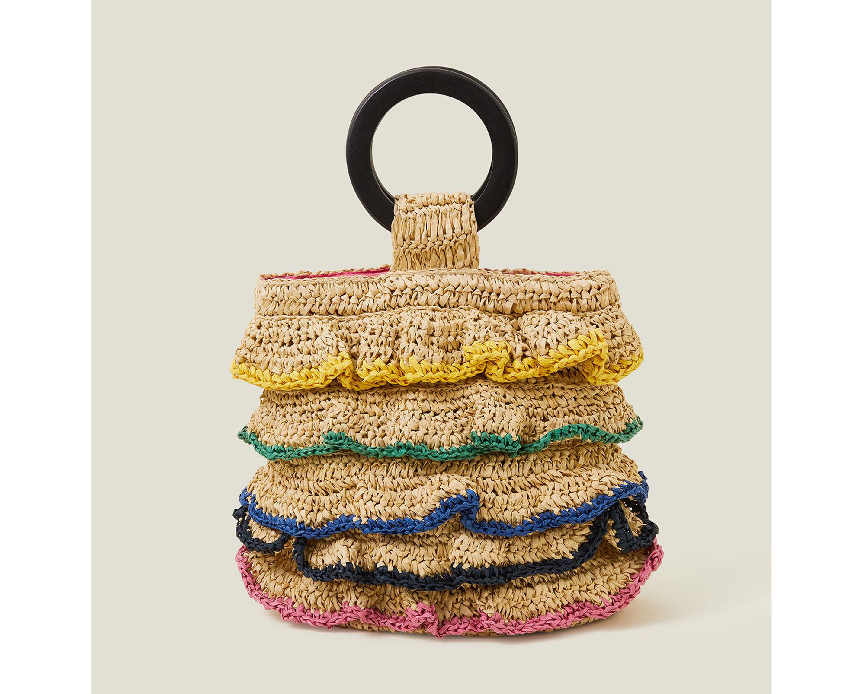 “There are so many different variations of woven bags, from structured basket bags, rope-like designs and woven handle detailing – as straw, leather, rope and raffia designs lend themselves to this trend,” she highlights.