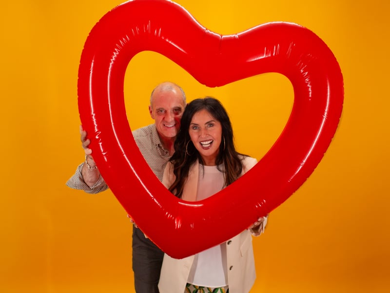 Crazy for a smart dressed man, clerical officer Amy (55) meets stylish fellow Dubliner Tom (53), who’s hoping their date will be as effortlessly coordinated as he is.