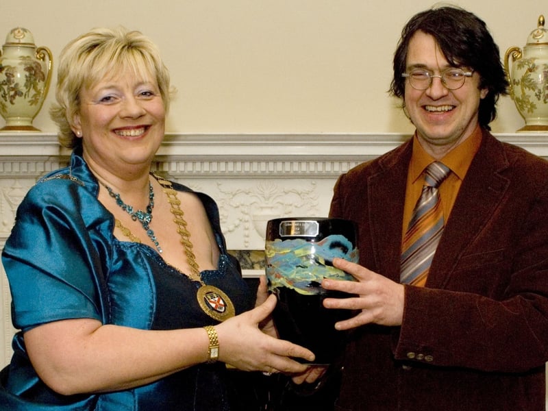 Tereasa McGuire presents John Molloy with the Cathaoirleach Award for the Arts. Pic: Michael McLaughlin