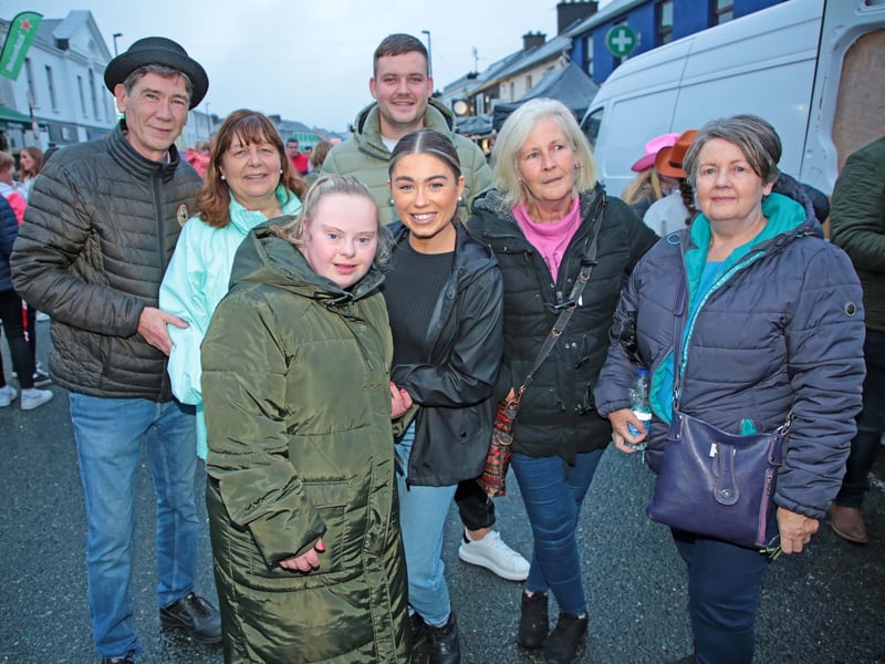 Caption: John, Assumpta and Aoife Duignan, Paul, Niamh and Christine Rushe, Linda Farrell Picture: Shelley Corcoran