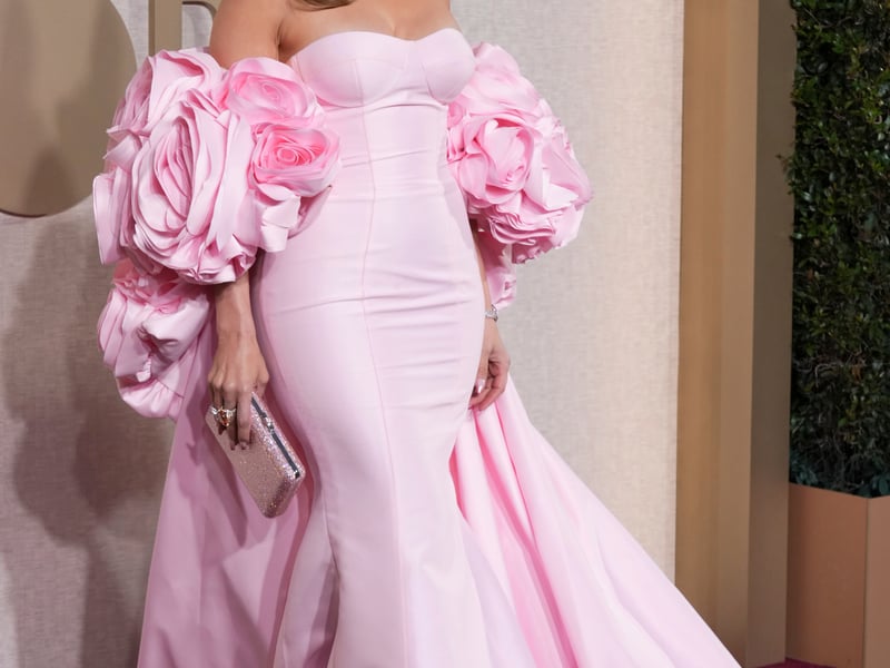 Picking up the best supporting actress award for TV, The Crown’s Elizabeth Debicki matched her statuette in a shimmering champagne-coloured Dior haute couture gown.