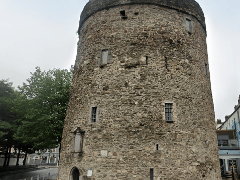 What Waterford landmark is this? Click the '>' ARROW at the top of the article to see the answer! Click the '>' ARROW at the top of the article to see the answer!