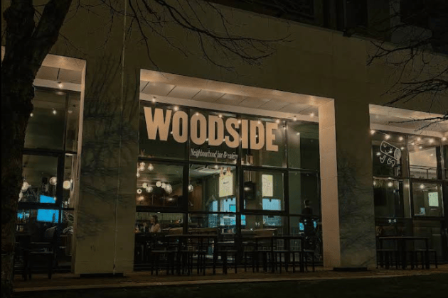 Stylish and modern, Woodside at Gateway North is an increasingly popular choice for the big-game experience. Keep an eye on their social media for matchday deals, as this bar often celebrates Leeds’ successes with spontaneous discounts and a vibrant crowd.  ⚽️ Crown Point Rd, Leeds LS9 8BZ