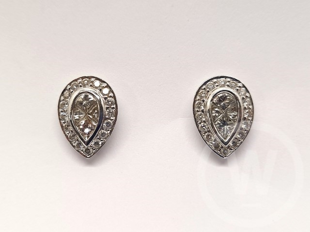 Diamond Earrings, Diamond Set in 18 Carat Gold Earrings, 2 Kite Shaped & Brilliant Cut Diamonds Channel set to the Centre of the Earrings, Gross Weight: 4.28g, Box: No