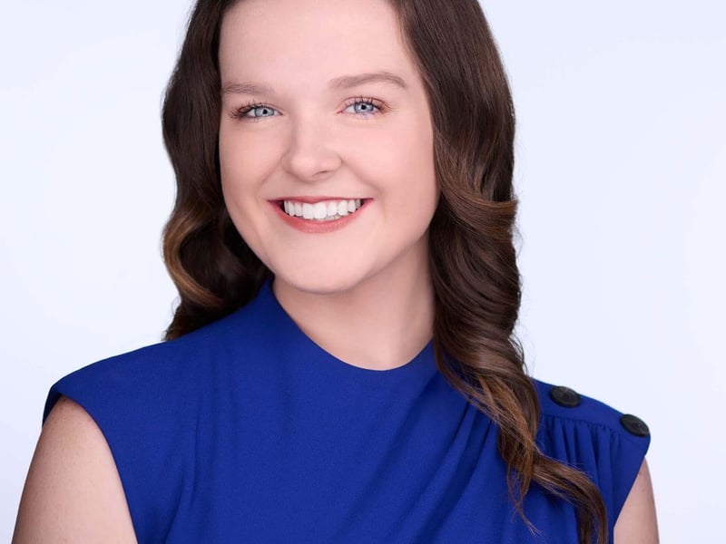 Boston & New England Rose Fiona Weir Hello! My name is Fiona Weir and I am honoured to be representing Boston and New England for the 2023 Rose of Tralee International Festival. I am 23 years old and live in Boston, Massachusetts. After receiving my Bachelor of Science Degree in Nursing, I started as a full-time medical/surgical nurse at a public hospital in Boston. The most rewarding part of my job is when I can sit and talk with patients and listen to their stories because it helps build a bond with them and humanises the job. Knowing I make the patient’s hospital stay more comfortable is my favourite part about my position. I also can be found walking my dogs, running, playing soccer, traveling, and having tea with my granny while listening to the Irish Hour. My grandparents immigrated to Boston over 60 years ago. My Granny comes from Co. Leitrim and my grandfather from Co. Mayo. My great-grandparents come from Co. Galway and Co. Clare. I am privileged to have visited Ireland many times to visit family and friends and Ireland will always feel like a second home to me.