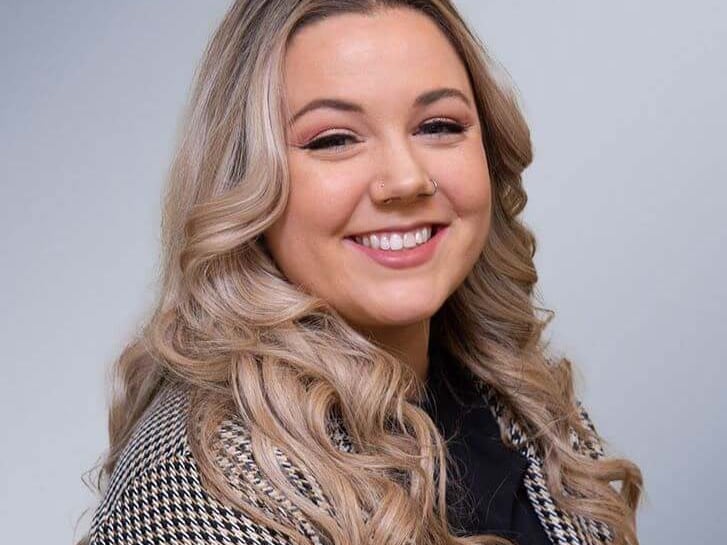 Philadelphia Rose Marissa Berry My name is Marissa Berry, I’m 29 years old, and I am an insurance underwriter for weddings and other special events across the United States. I graduated from West Chester University of Pennsylvania in 2017 and have lived in nearby Havertown ever since. As a woman with ADHD, I hope to someday help women with similar struggles in their personal and professional development. Most of my family hails from Co. Mayo. My great-grandparents came over in the 1920’s and made their home in Philadelphia. My grandfather’s Uncle served as a member of the H Company (Aughagower) of the West Mayo Brigade during the Irish war of Independence. His name now lives on a memorial by the canal in the city center of Westport. My family continues to grow their Irish connections three generations later. I do as much as I can within the Philadelphia Irish community. I am Vice President of the Donegal Association of Philadelphia and have the honor to serve as Assistant Ball Chair for the Donegal Ball, an event that has been taking place for 133 years. I am proud to represent Philadelphia at this year’s Rose of Tralee International Festival!