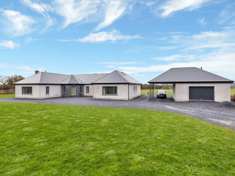 7. Kilcoltrim, Borris, Co. Carlow €570,000 4 Bed & 3 Bath 265 m² Bungalow