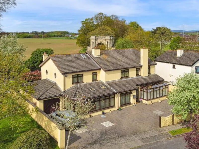9. 1 Sandfield, Oak Park, Carlow Town, Co. Carlow €565,000 6 Bed & 6 Bath 294 m² Detached