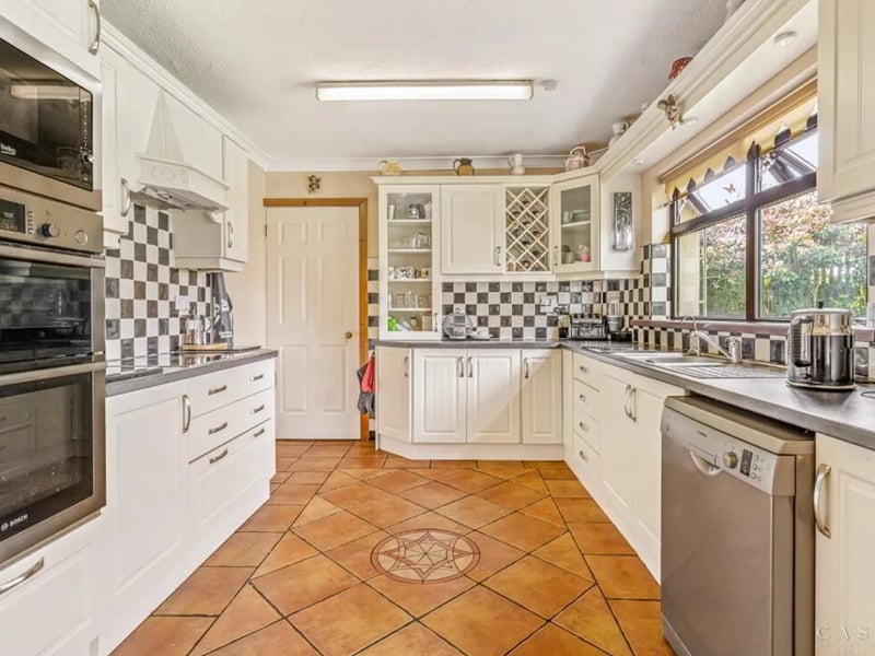 9. 1 Sandfield, Oak Park, Carlow Town, Co. Carlow €565,000 6 Bed & 6 Bath 294 m² Detached