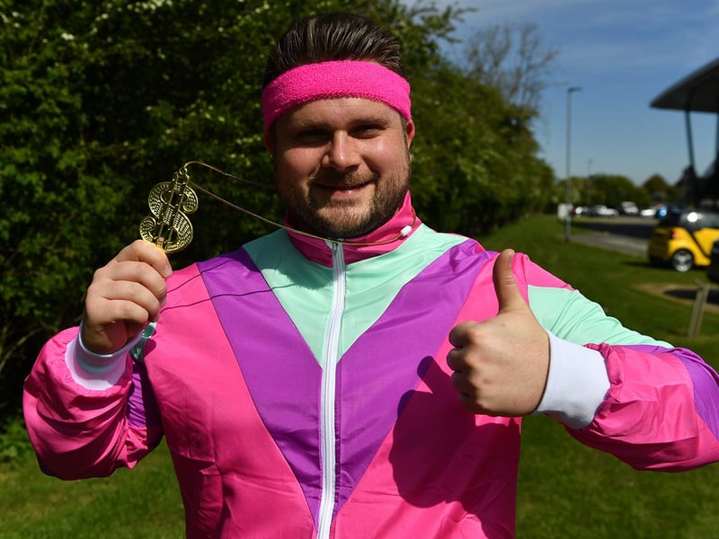 With the warm spring weather, a number of poolies decided to sport bright pink headbands.