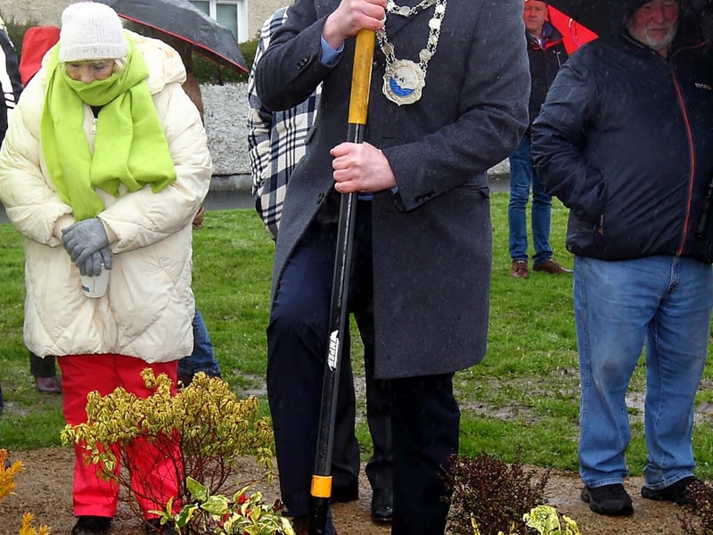 Waterford Metropolitan Mayor, Cllr. Jason Murphy also did some planting at the opening