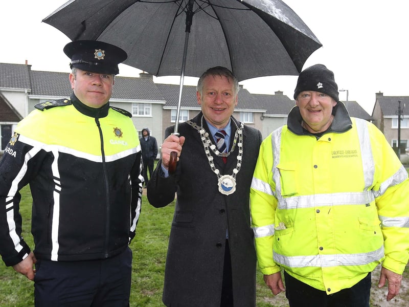 Waterford Metropolitan Mayor, Cllr. Jason Murphy is pictured with Garda David Browne, Community Policing Unit Lisduggan and John Burns , Chairperson of the Larchville/Lisduggan Residents Association.