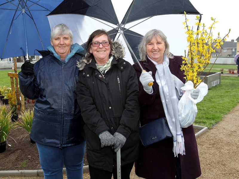  Susan, Veronica and Cindy Halloran.