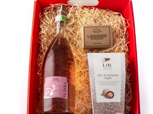 The Nude Wine Company 'Great Wines No Notions' Choose the perfect Valentine’s Day gift from our Valentine Gift Selection, with deals on Prosecco and Champagne, and special offers on red wine, white wine and rosé. We have everything for the wine lover in your life from impressive red wines to celebratory Champagnes! Casanova Wine Gift Pack, €75 - The Nude Wine Company Valentines Gift Idea  The Girly Gift, €30 - The Nude Wine Company The Nude Wine Co | Wine As Nature Intended www.thenudewineco.ie