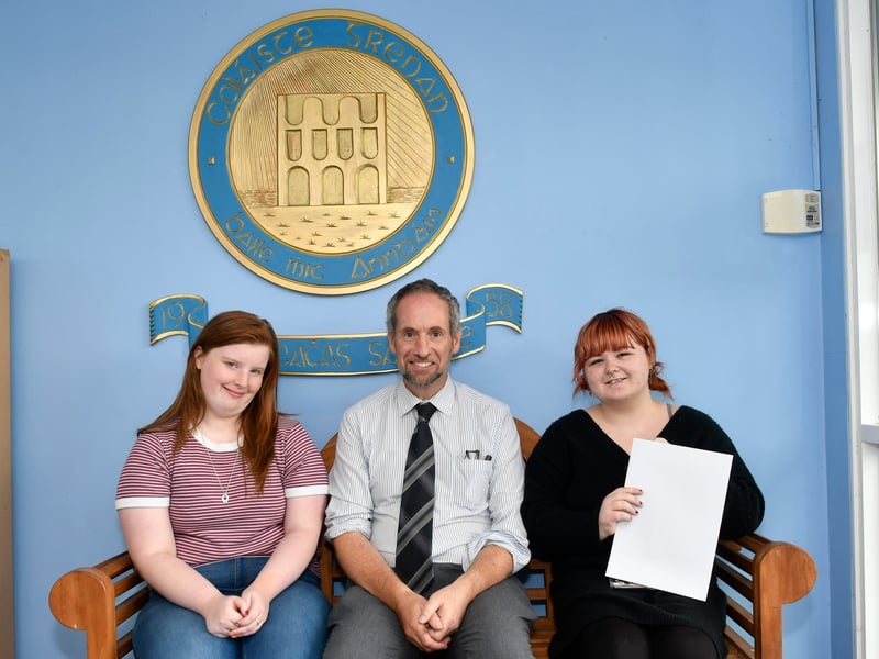 Leaving Certificate Students Ciara O'Driscoll and Kayleigh Davis with Grennan College, Thomastown, Principal Seán Óg O Suilleabháin.PICTURE: HARRY REID
