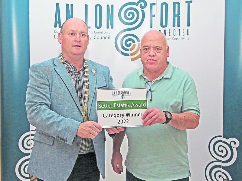 Caption: Longford County Council Cathaoirleach Cllr Turlough McGovern presenting Medium Estates category award winner to Michael Lynam, Churchview Drive, Drumlish