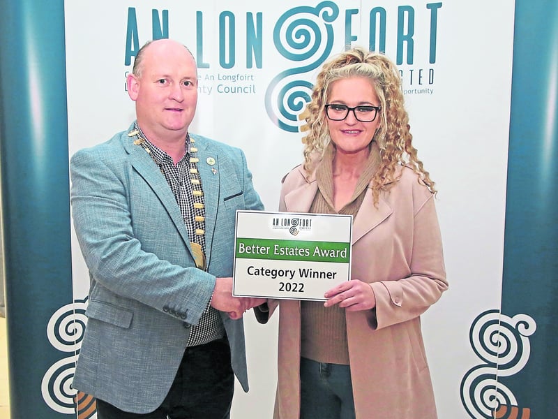 Caption: Longford County Council Cathaoirleach Cllr Turlough McGovern presenting Large Estates category award winner to Hazel Robinson of Millrace Park, Drumlish 