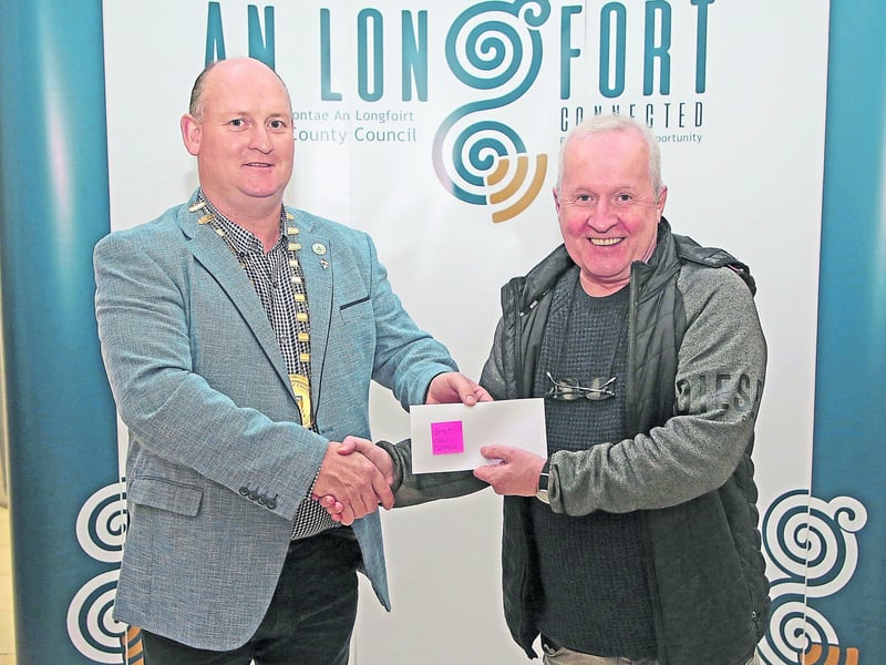 Caption: Longford County Council Cathaoirleach Cllr Turlough McGovern presenting Best Newcomer award to Shane Collins of Alder Field, Longford town