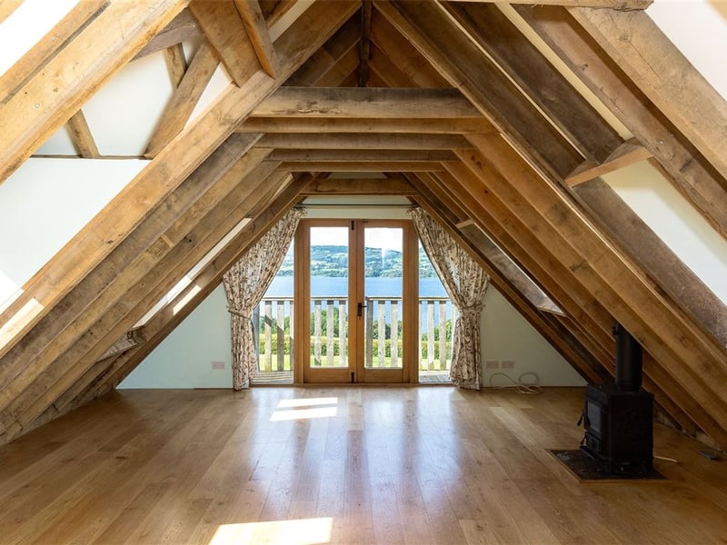 WOW: This lakeside thatched country home is on sale in Tipperary for € ...