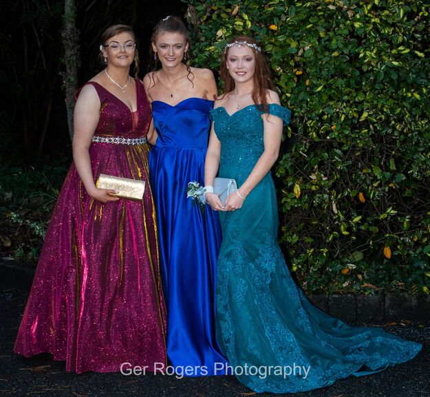 Students at Ard Scoil Chiaráin Naofa in Clara enjoyed a special night out at their Grad last week.  CLICK ON THE ARROWS ABOVE TO GO THROUGH THE FULL GALLERY OF PICTURES