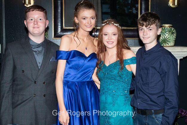 Students at Ard Scoil Chiaráin Naofa in Clara enjoyed a special night out at their Grad last week.  CLICK ON THE ARROWS ABOVE TO GO THROUGH THE FULL GALLERY OF PICTURES