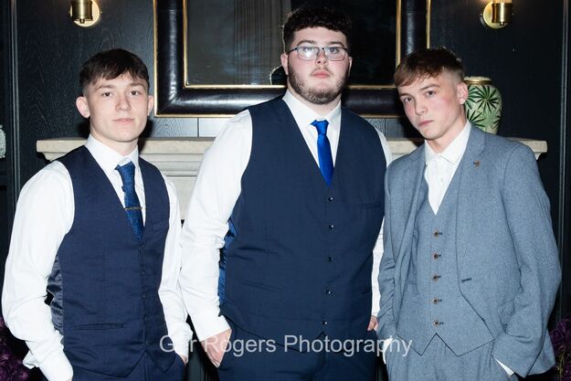 Students at Ard Scoil Chiaráin Naofa in Clara enjoyed a special night out at their Grad last week.  CLICK ON THE ARROWS ABOVE TO GO THROUGH THE FULL GALLERY OF PICTURES