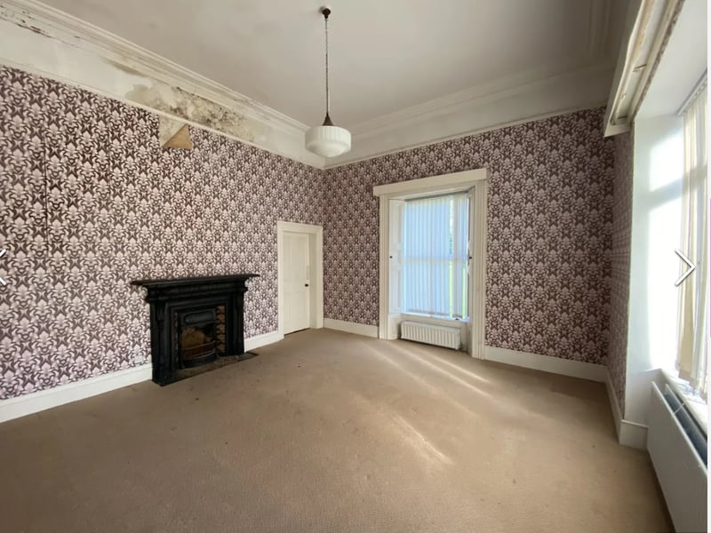 Click on NEXT below image to see more photos of the house and lands.