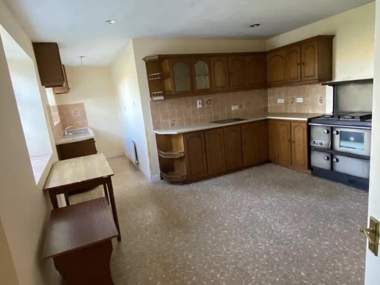 Click on NEXT below image to see more photos of the house and lands.