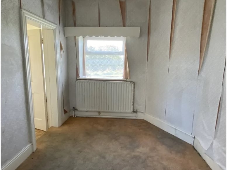 Click on NEXT below image to see more photos of the house and lands.