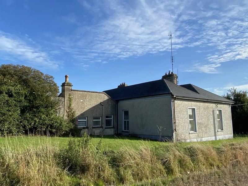 Click on NEXT below image to see dozens more photos of the house and lands.