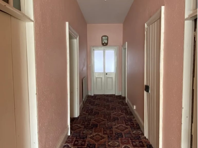 Click on NEXT below image to see more photos of the house and lands.
