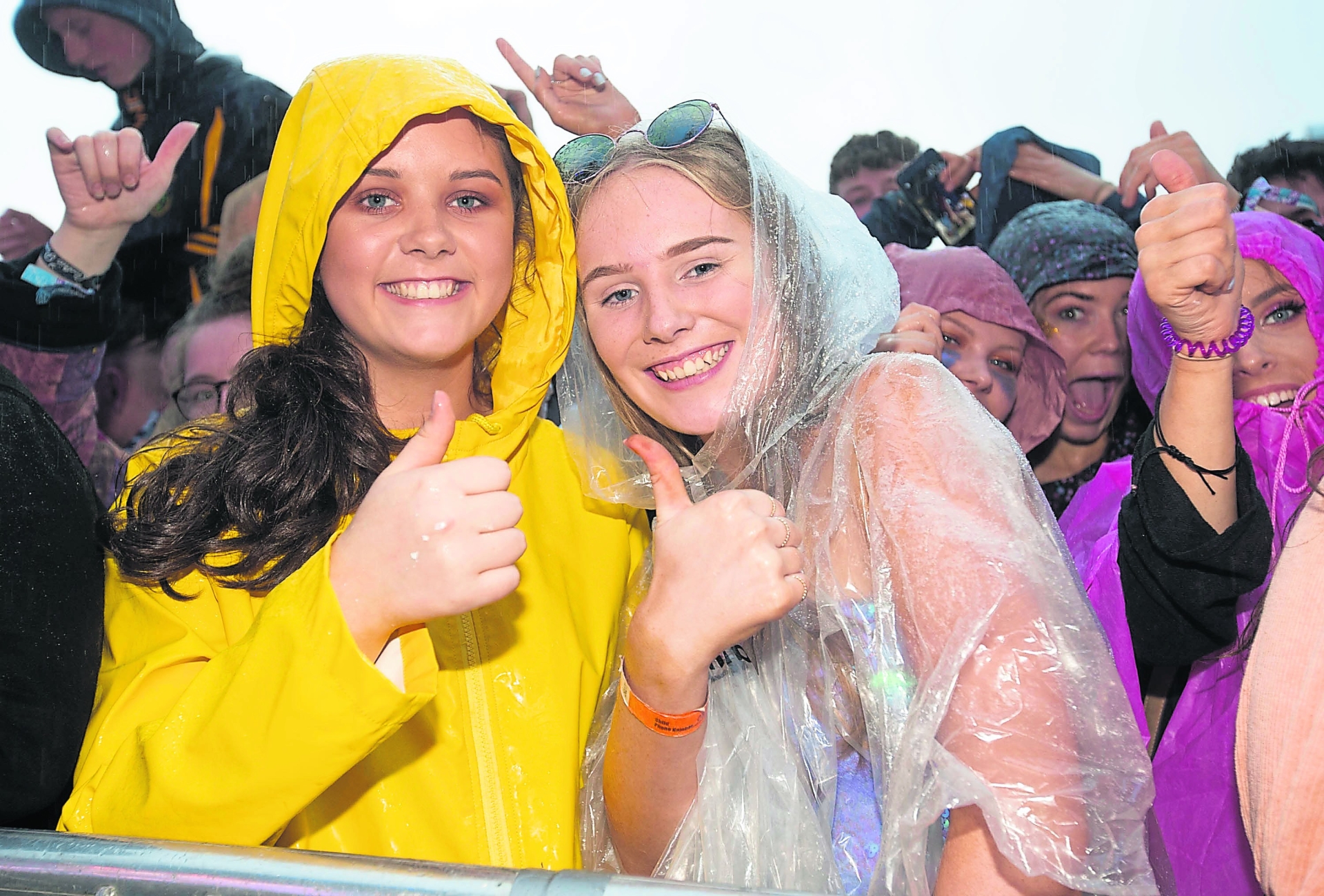 Met Éireann have issued a yellow rain warning for the entire country for Saturday and Sunday morning as a band of heavy rain will develop in the west and spread across the country on Friday, bringing persistent showers ahead of the weekend, which is not good timing for Electric Picnic revellers. Friday will begin cloudy as thousands descend on Stradbally, Co Laois, for Electric Picnic for the weekend before scattered showers develop over the eastern half of the country. Met Éireann said there is a chance of localised flooding at the festival and forecaster Matthew Martin told Newstalk Radio:  "it’s bad timing". "It's really going to deteriorate later this evening and tonight - and then the weekend is looking quite wet at times".   Use the NEXT > above to view a daily forecast