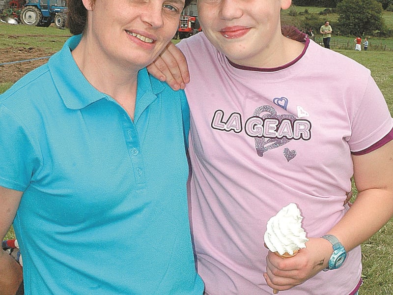 Caption: Rosaleen and Gemma McGee from Smear at the 2006 Colmcille Loy and Field Day