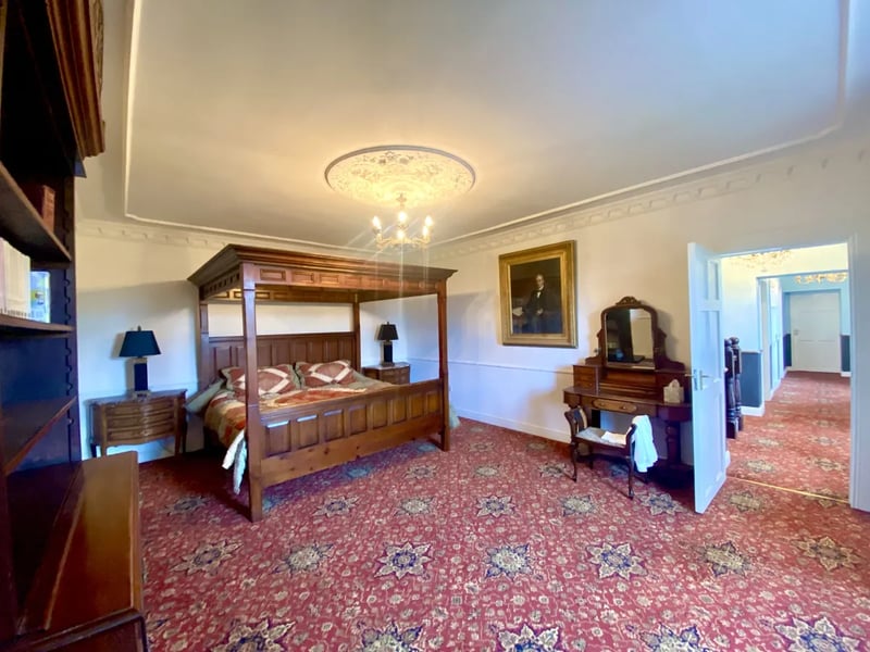 Described as 'an exceptional fully restored five bay two-storey period residence, Dunville House in Rhode is now up for sale with an asking price of €800,000. CLICK ON NEXT TO TAKE A LOOK AROUND THIS INCREDIBLE HOUSE