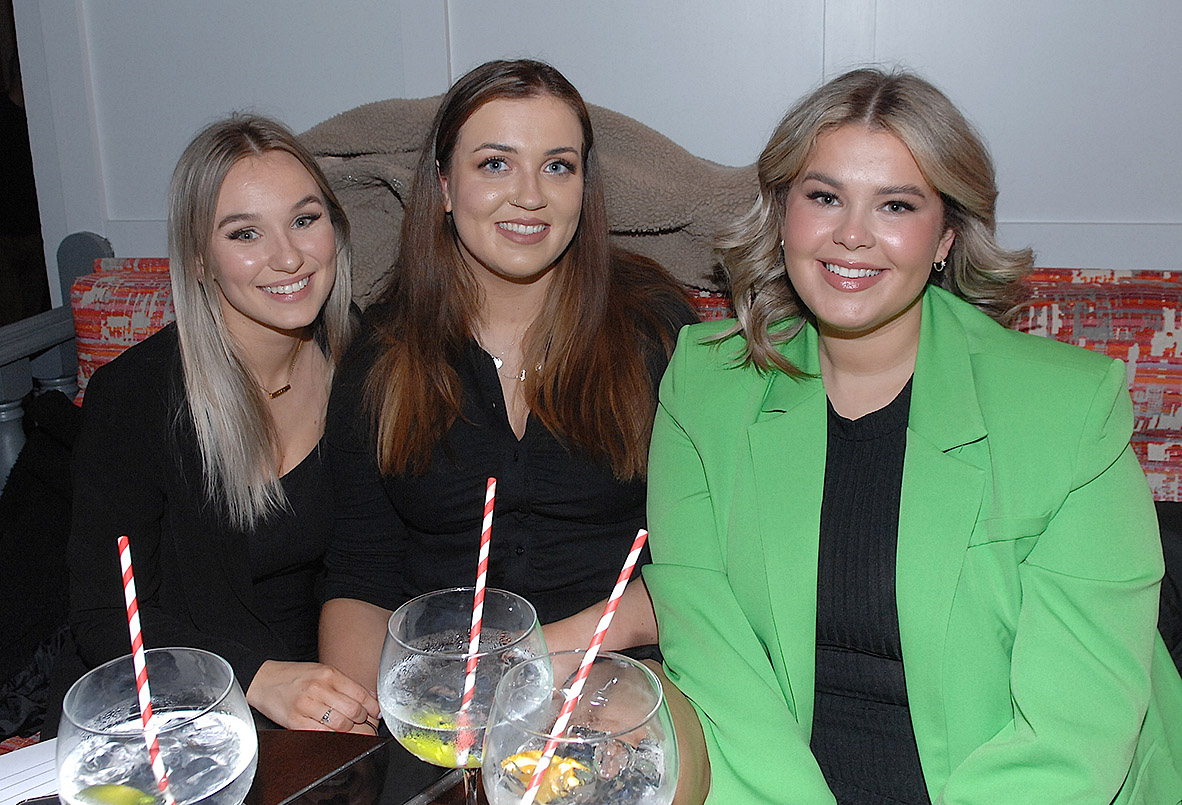 Our photographer Arthur Kinahan has being out and about in town snapping people as they enjoyed a night out at the Knockadoon Youth Week quiz night in Byrnes of Hill Street. How many familiar faces will you spot. Get tagging!