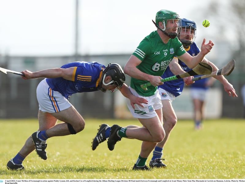 Caption: Conor McShea of Fermanagh in action against Paddy Lynam, left, and Keelan Cox of Longford during the Allianz Hurling League Division 3B Final Photo by Michael P Ryan/Sportsfile