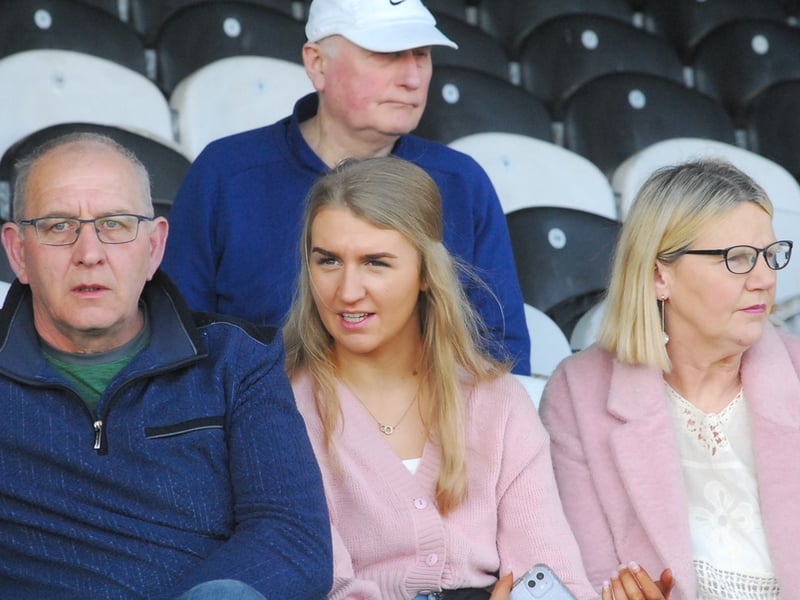Leitrim had to give way to neighbours Sligo in the final Allianz NFL Division 4 clash in brilliant sunshine in Markievicz Park on Sunday, the home side winning by six points 2-16 to 2-10. Observer photographer Willie Donnellan was there to capture some great images of fans enjoying the action and the fabulous sunshine ..... see who you can spot! No promotion battle for Leitrim as Cavan and Tipperary book Allianz NFL Division 4 promotion spots Crowds enjoy the sunshine as Longford brush aside Leitrim in Allianz NHL Division 3B semi-final - GALLERY Crowds enjoy the sunshine as Longford brush aside Leitrim in Allianz NHL Division 3B semi-final - GALLERY