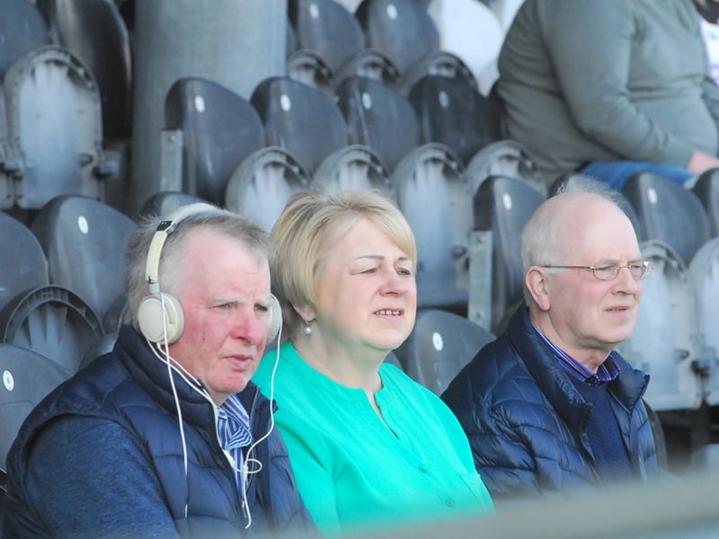 Leitrim had to give way to neighbours Sligo in the final Allianz NFL Division 4 clash in brilliant sunshine in Markievicz Park on Sunday, the home side winning by six points 2-16 to 2-10. Observer photographer Willie Donnellan was there to capture some great images of fans enjoying the action and the fabulous sunshine ..... see who you can spot! No promotion battle for Leitrim as Cavan and Tipperary book Allianz NFL Division 4 promotion spots Crowds enjoy the sunshine as Longford brush aside Leitrim in Allianz NHL Division 3B semi-final - GALLERY Crowds enjoy the sunshine as Longford brush aside Leitrim in Allianz NHL Division 3B semi-final - GALLERY