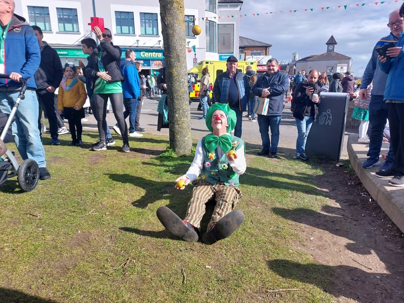 A juggler entertains crowds at the Potato Market