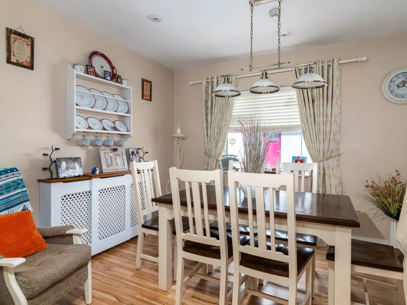 Located on the Charleville Road in Tullamore, Oak Lodge is a four-bedroom home located on a third of an acre site that is for sale for €450,000. CLICK ON THE ARROWS ABOVE TO TAKE A LOOK AROUND THE HOUSE