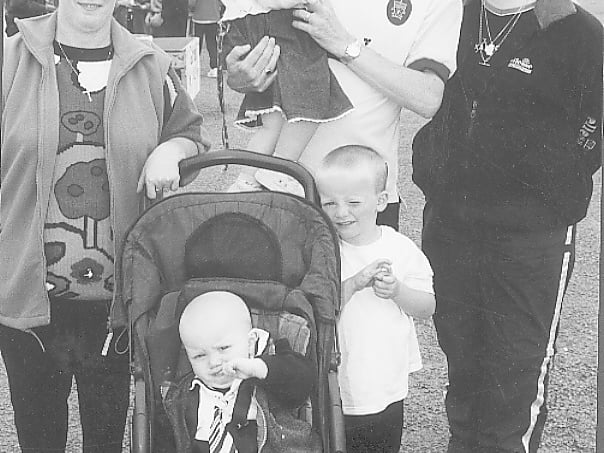 Caption: Great family day at 2001 Dring Summer festival: