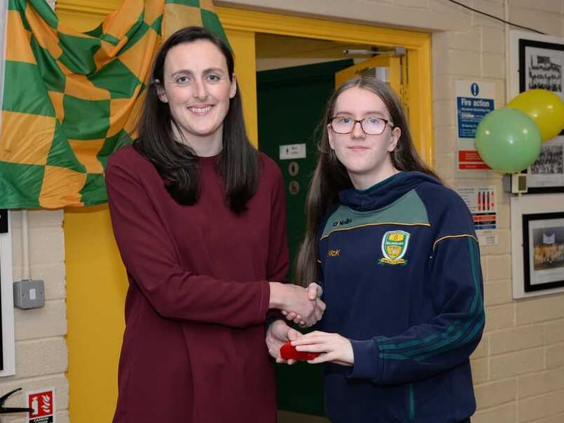 Ballinamore Sean O'Heslins were delighted to host Dublin and former Ireland rugby international Hannah Tyrell on Saturday. Hannah presented medals to our U14, U16 and Minor ladies teams. Hannah was an inspiration on the night and it was a fantastic opportunity for our players and supporters to meet such an accomplished player. A special thanks to Hannah for giving up her time to meet the players, a huge well done to the players who received medals and thanks to everyone that helped out on the night. Leitrim cruise to victory over Fermanagh in opening round of Lidl LGFA National League - GALLERY Melvin Gaels secures spot on Gaelic4teens LGFA programme Check out the 2021 Leitrim Observer Ladies Club team of the Year
