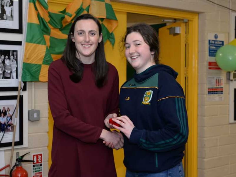   Ballinamore Sean O'Heslins were delighted to host Dublin and former Ireland rugby international Hannah Tyrell on Saturday. Hannah presented medals to our U14, U16 and Minor ladies teams. Hannah was an inspiration on the night and it was a fantastic opportunity for our players and supporters to meet such an accomplished player. A special thanks to Hannah for giving up her time to meet the players, a huge well done to the players who received medals and thanks to everyone that helped out on the night. Leitrim cruise to victory over Fermanagh in opening round of Lidl LGFA National League - GALLERY Melvin Gaels secures spot on Gaelic4teens LGFA programme Check out the 2021 Leitrim Observer Ladies Club team of the Year