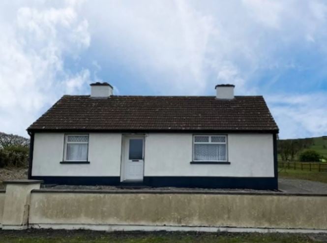 We have put together a list of ten great value houses in the county that are currently on the market.  CLICK ON NEXT ABOVE TO GO THROUGH ALL THE HOUSES Located in one of the most picturesque parts of the county, this three bedroom cottage near Croghan sits at the foot of Croghan Hill and is on the market for €149,950