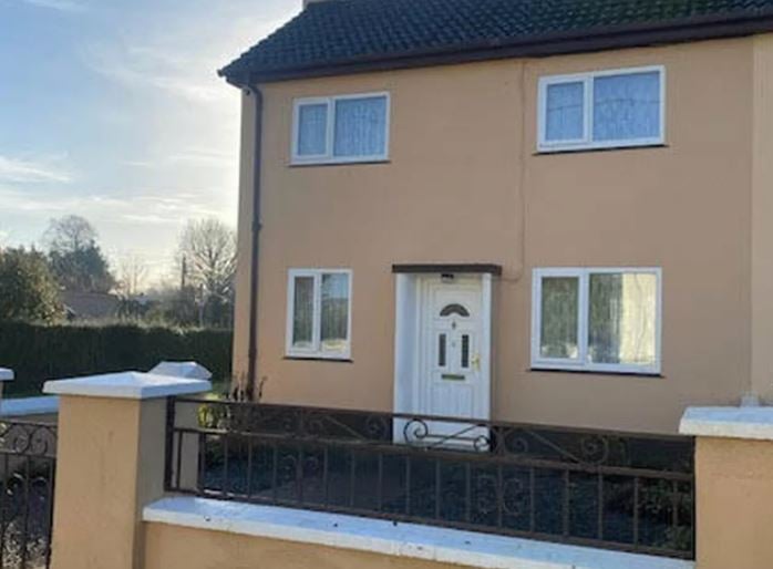 We have put together a list of ten great value houses in the county that are currently on the market.  CLICK ON NEXT ABOVE TO GO THROUGH ALL THE HOUSES While this houses at 8 St Mary's Terrace in Daingean has just two bedrooms, it is in good condition and comes with a large garden space. It is on the market for just €115,000