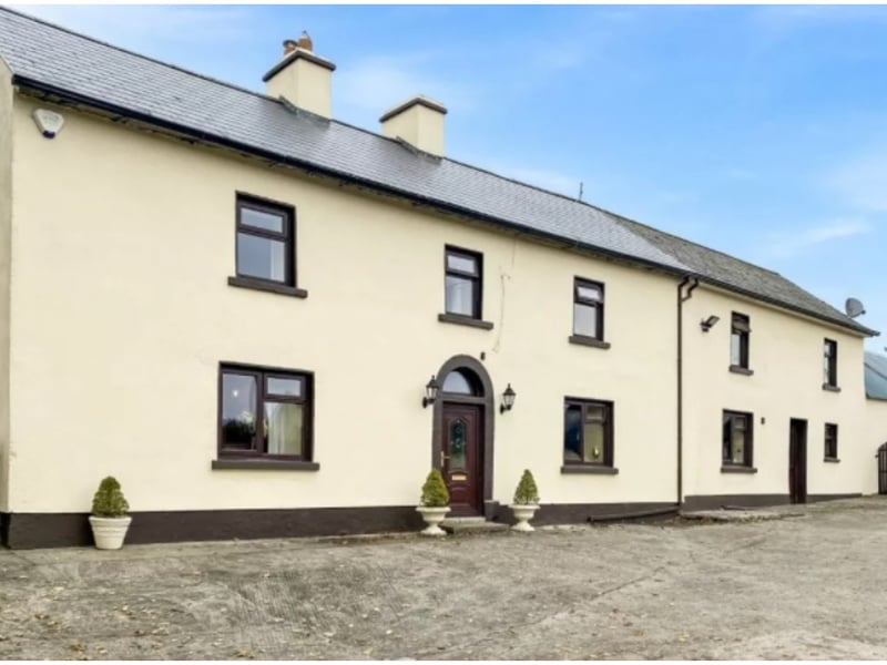 Croghtenclogh, Bilboa, Carlow Town, Co. Carlow - €1,250 per month Double Bedroom: 2Twin Bedroom: 1Bathroom: 1Available From: Jan 1st, 2022Furnished: YesLease: Minimum 1 Year Charming two-storey farmhouse to let. Extending to 188.16 sq. m., the property is situated in a rural area with unspoiled views of the surrounding countryside. Ideally located only 6 miles to Castlecomer and 10 miles to Carlow Town, this property is adjacent to a working farm. Comprises of entrance hall, kitchen, living/dining room, sitting room, utility, office, 3 x bedrooms, main bathroom. Externally, the property boasts a large courtyard area and storage shed. Viewing comes highly recommended, strictly by appointment only. References essential prior to viewing. Property Facilities: Parking - Central Heating - Washing Machine - Dryer - Dishwasher To view click here