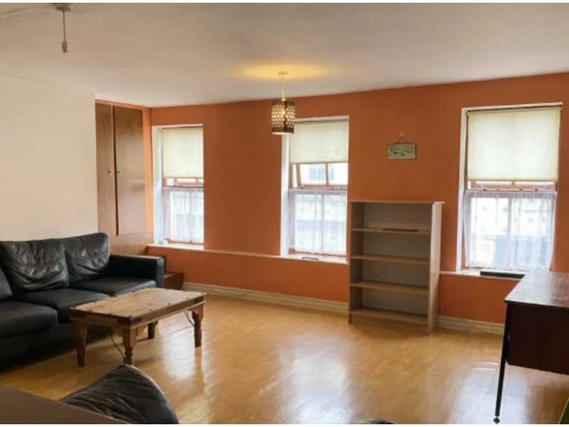 Tullow Street, Carlow Town, Co. Carlow - €853 per month Double Bedroom: 2Bathroom: 1Available From: Dec 15th, 2021Furnished: YesLease: Minimum 1 Year Spacious first floor two bedroom apartment located in the heart of Carlow Town. Only a two minute walk to St. Patrick's College and close to all local amenities including Carlow Bus Station and Fairgreen Shopping Centre. Accommodation comprising of large sitting room, kitchen/dining area, bathroom, two bedrooms and study room. Gas central heating. No parking available Viewing is highly recommended, strictly by appointment only. References essential prior to viewings. Property Facilities: Central Heating - Washing Machine - Dryer - Microwave To view click here