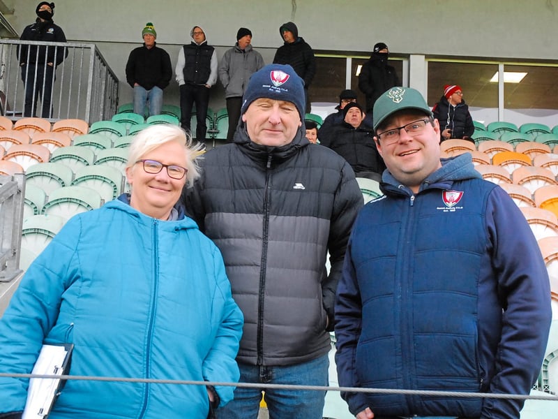 Use > to navigate photos Dedicated fans from St Patrick's Dromahair and Naomh Anna Leitir Mor in Galway braved the arctic cold on Saturday to cheer on their heroes in the AIB Connacht Club Intermediate Football Championship Quarter-Final in Pairc Sheain Ui Eslin, Ballinamore. It was a profitable four hour journey for the Gaeltacht based team who triumphed 2-13 to 0-5 and Observer photographer Willie Donnellan captured some great images of fans from both teams at the game .... see who you can spot! Andy Moran to open Leitrim campaign with Sligo clash in Connacht AirDome London calling for Leitrim as Ruislip winners drawn to face Mayo or Galway in 2022 Connacht SFC Semi-Final Blow for Mohill as manager Liam Keenan announced as new boss of Longford Slashers