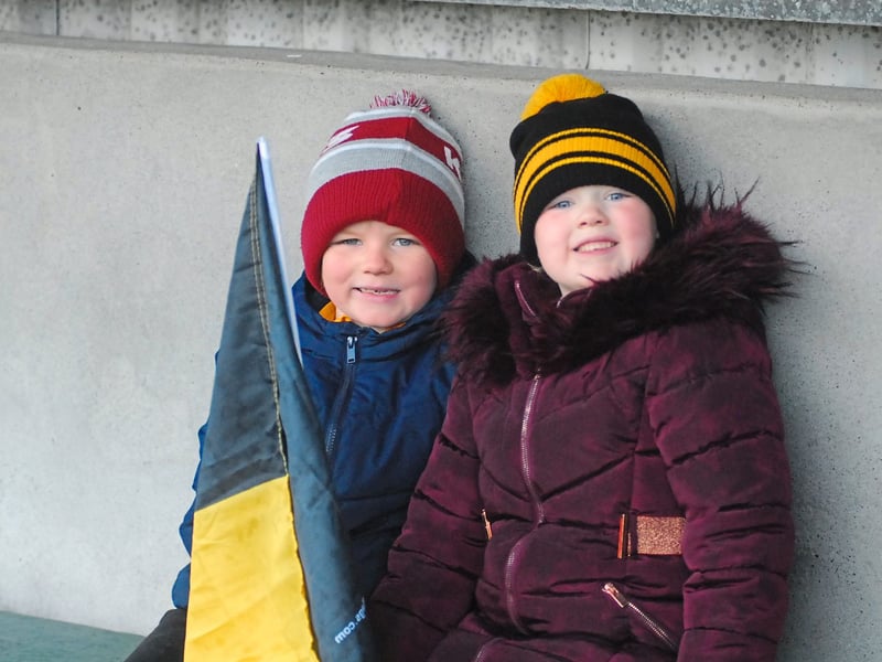 Use > to navigate photos Dedicated fans from St Patrick's Dromahair and Naomh Anna Leitir Mor in Galway braved the arctic cold on Saturday to cheer on their heroes in the AIB Connacht Club Intermediate Football Championship Quarter-Final in Pairc Sheain Ui Eslin, Ballinamore. It was a profitable four hour journey for the Gaeltacht based team who triumphed 2-13 to 0-5 and Observer photographer Willie Donnellan captured some great images of fans from both teams at the game .... see who you can spot! Andy Moran to open Leitrim campaign with Sligo clash in Connacht AirDome London calling for Leitrim as Ruislip winners drawn to face Mayo or Galway in 2022 Connacht SFC Semi-Final Blow for Mohill as manager Liam Keenan announced as new boss of Longford Slashers