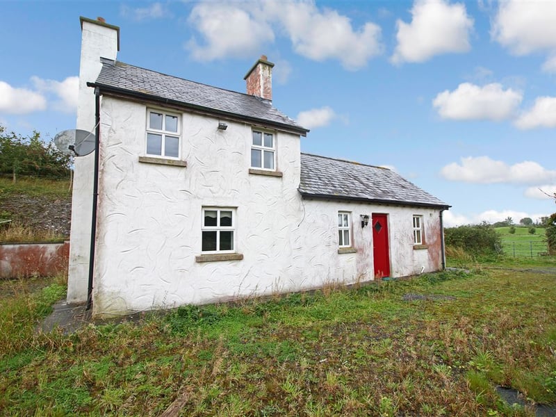 CLICK ON NEXT> TO TAKE A TOUR AROUND THIS HOUSE